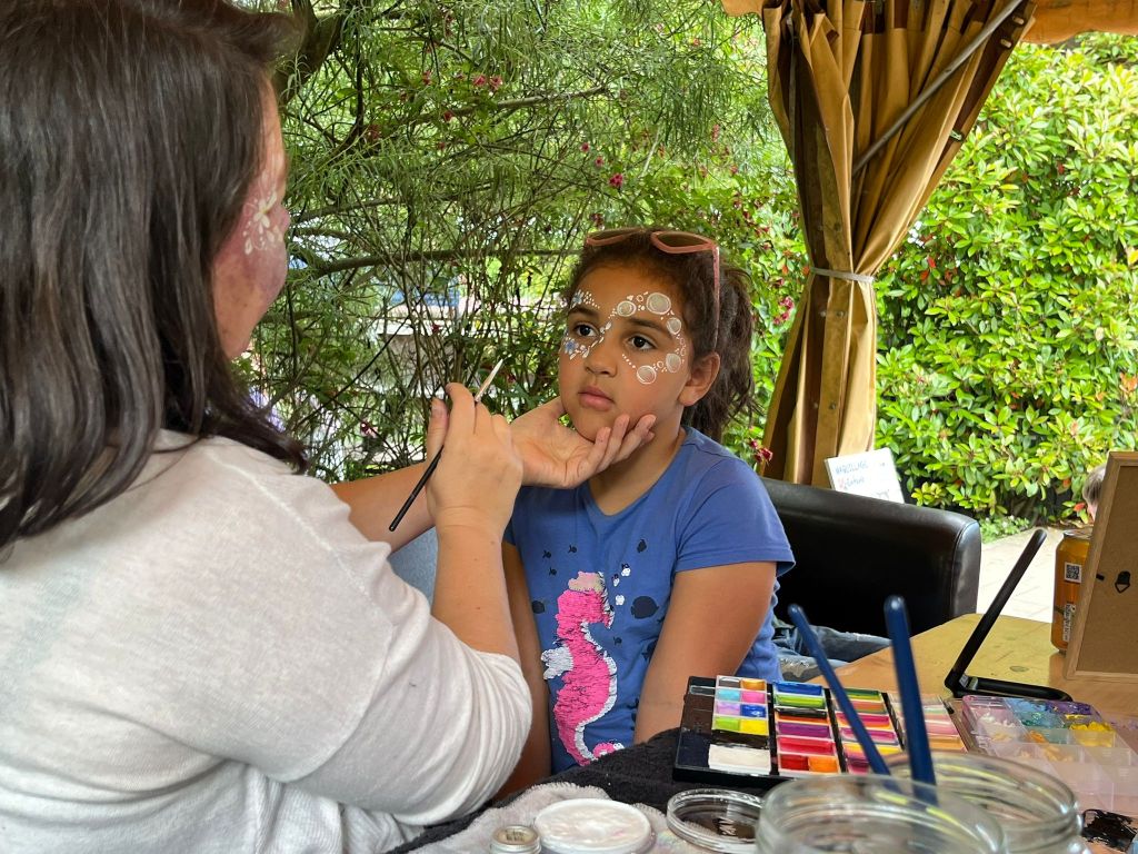 Lauranoe Facepainting, maquillage artistique, maquilleuse, maquillage enfant, maquillage adulte, festival, événements, anniversaires, paillettes, paillettes biodégradables, make up artistique, Alsace, France, Strasbourg, bellypainting, maquillage halloween