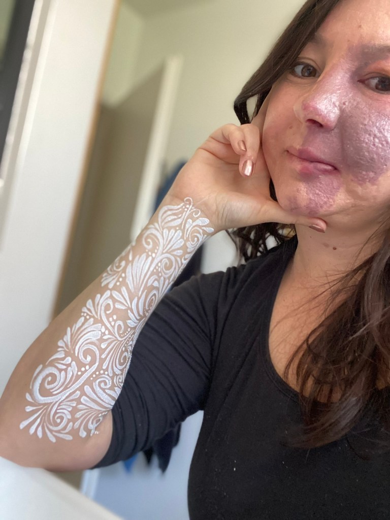 Lauranoe Facepainting, maquillage artistique, maquilleuse, maquillage enfant, maquillage adulte, festival, événements, anniversaires, paillettes, paillettes biodégradables, make up artistique, Alsace, France, Strasbourg, bellypainting, maquillage halloween