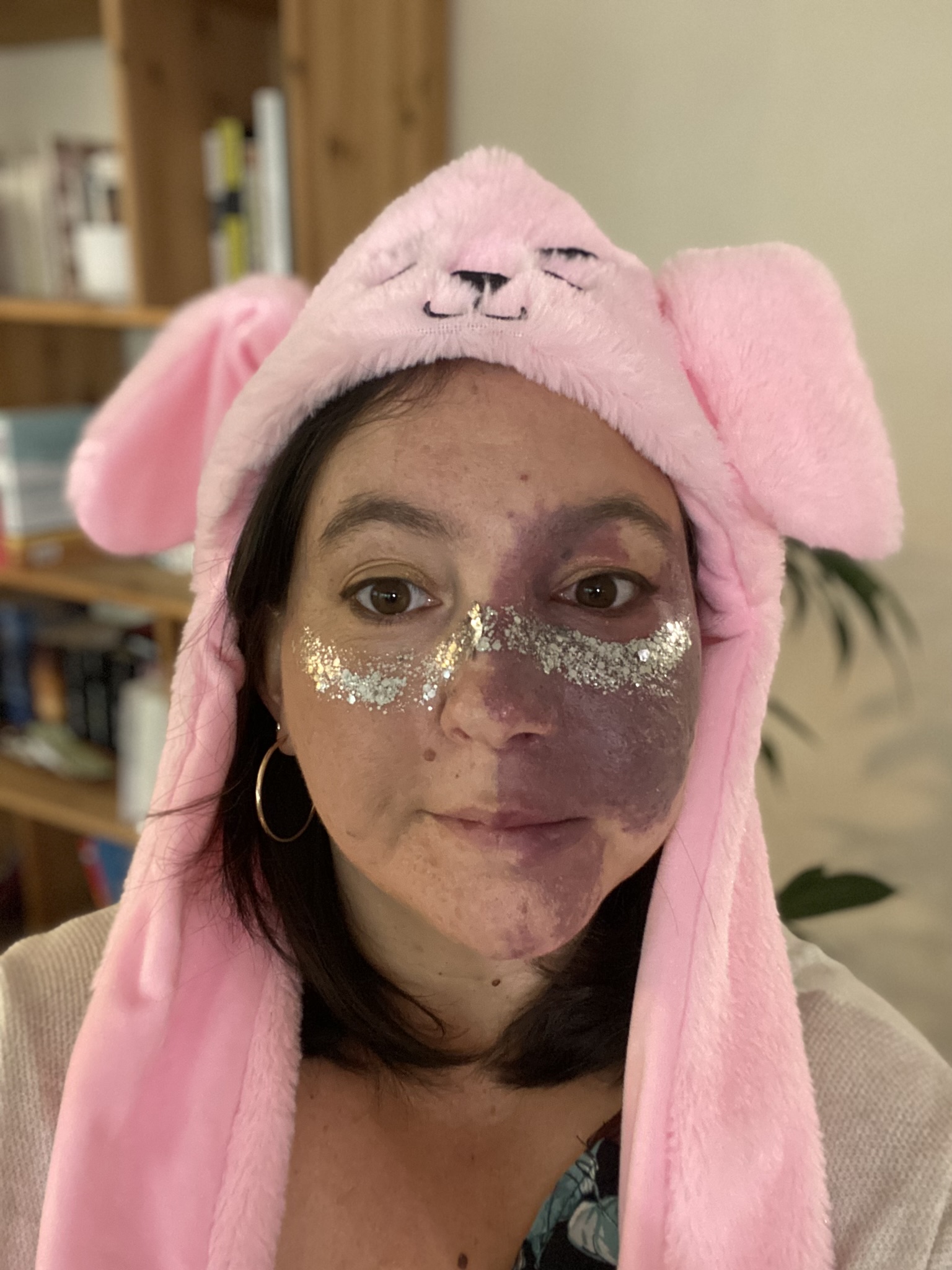 Lauranoe Facepainting, stand de maquillage artistique, alsace, paillettes, paillettes biodégradables, animation maquillage, maquillage enfant, bodypainting, festival, tatouages à paillettes, bar à paillettes, soirée, évènements