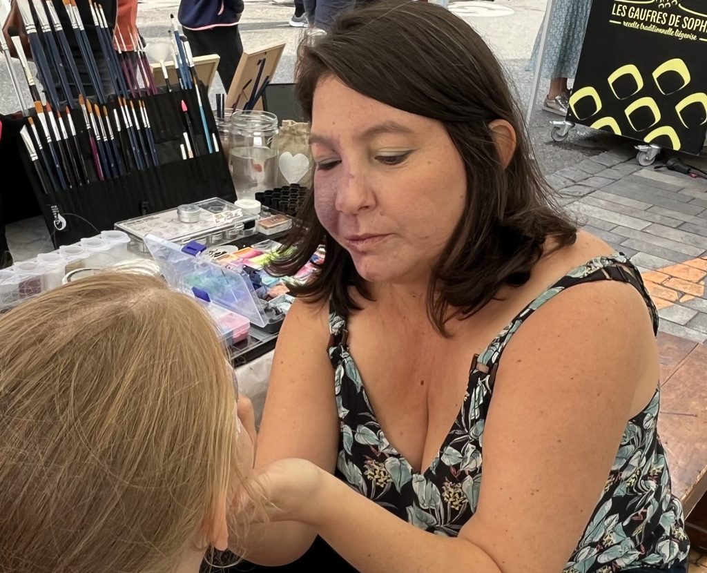 Lauranoe Facepainting, maquillage artistique, maquilleuse, maquillage enfant, maquillage adulte, festival, événements, anniversaires, paillettes, paillettes biodégradables, make up artistique, Alsace, France, Strasbourg