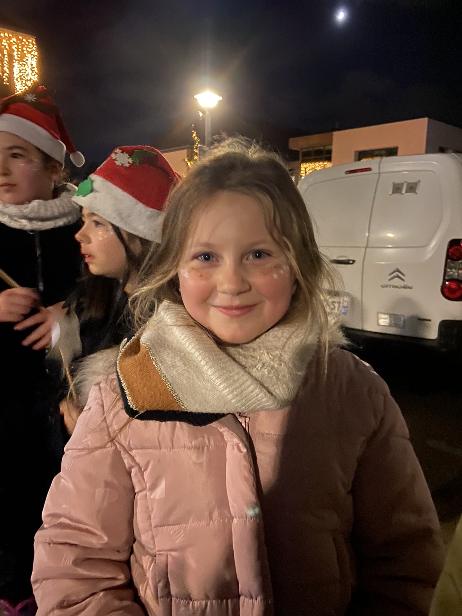 Lauranoe Facepainting, stand de maquillage artistique, alsace, paillettes, paillettes biodégradables, animation maquillage, maquillage enfant, bodypainting, festival, tatouages à paillettes, bar à paillettes, soirée, évènements