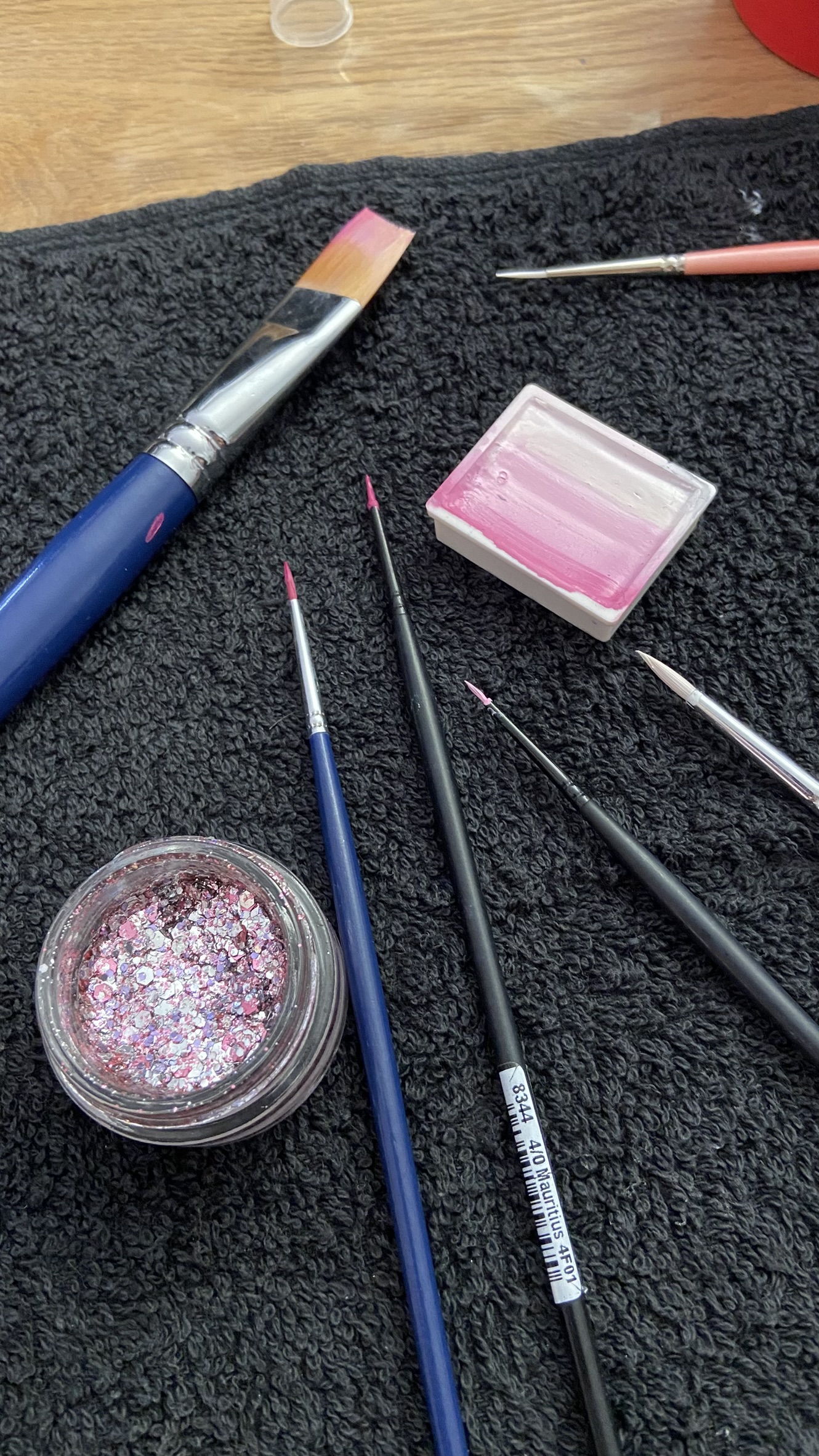 Lauranoe Facepainting, Bellypainting, stand de maquillage artistique, femme enceinte, grossesse, peinture sur le ventre, baby shower, séance photo, Maman, gender reveal, future maman, cadeau, alsace