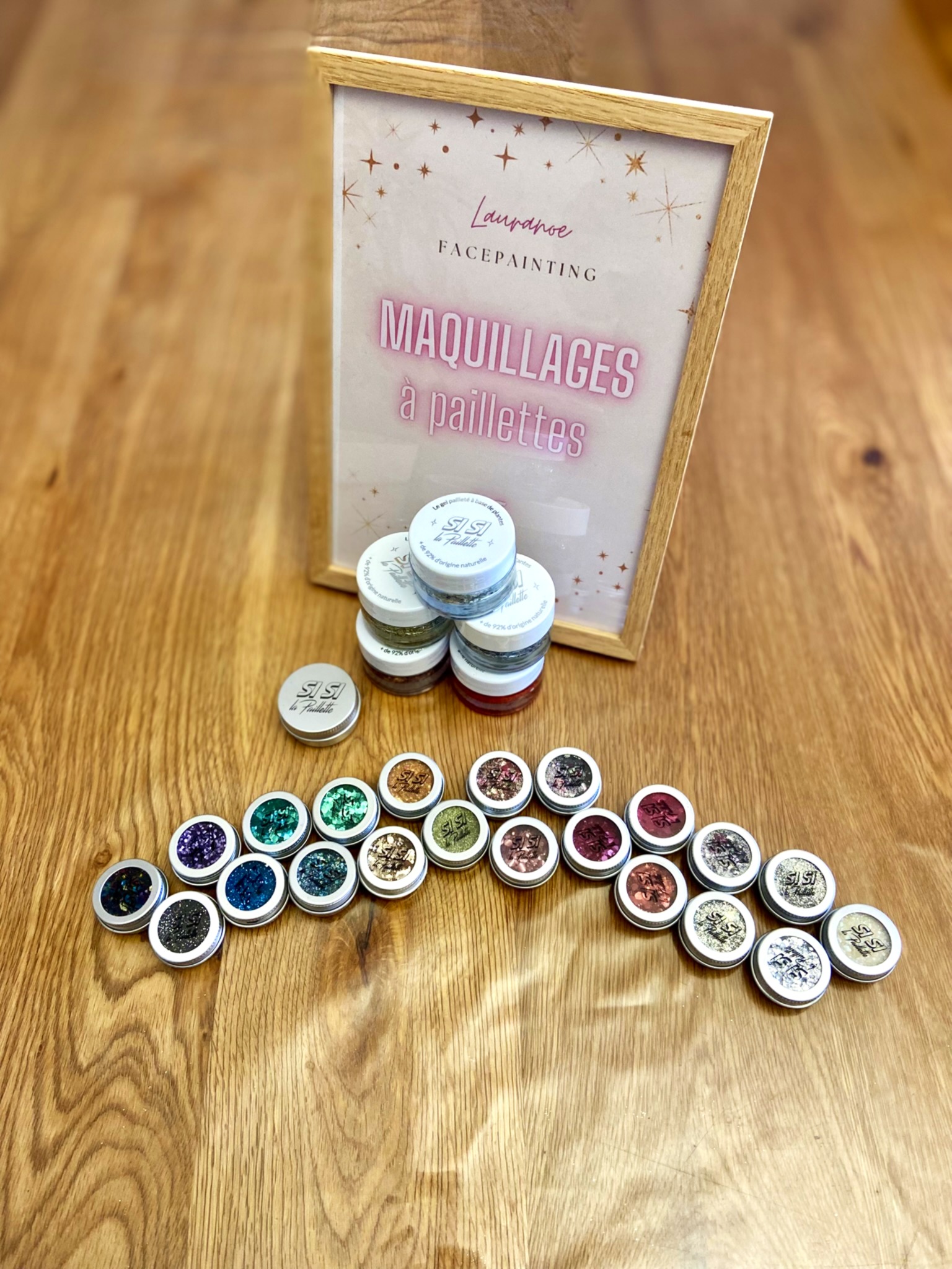 Lauranoe Facepainting, Bellypainting, stand de maquillage artistique, femme enceinte, grossesse, peinture sur le ventre, baby shower, séance photo, Maman, gender reveal, future maman, cadeau, alsace, paillettes, paillettes biodégradables, Sisi La Paillette