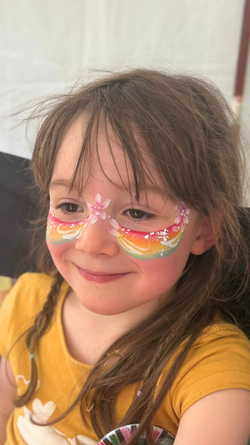 Lauranoe Facepainting, maquillage artistique, maquilleuse, maquillage enfant, maquillage adulte, festival, événements, anniversaires, paillettes, paillettes biodégradables, make up artistique, Alsace, France, Strasbourg, bellypainting, maquillage halloween
