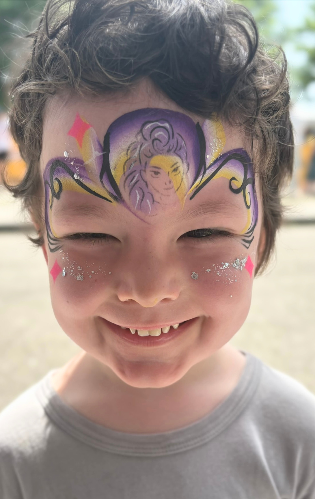 Lauranoe Facepainting, maquillage artistique, maquilleuse, maquillage enfant, maquillage adulte, festival, événements, anniversaires, paillettes, paillettes biodégradables, make up artistique, Alsace, France, Strasbourg, bellypainting, maquillage halloween, maquillage Rumi, Kpop, Kpop Demon Hunter