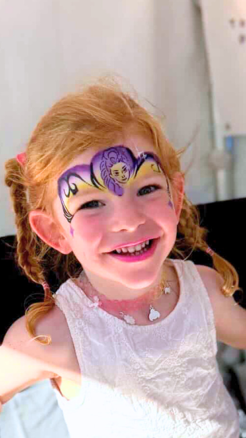 Lauranoe Facepainting, maquillage artistique, maquilleuse, maquillage enfant, maquillage adulte, festival, événements, anniversaires, paillettes, paillettes biodégradables, make up artistique, Alsace, France, Strasbourg, bellypainting, maquillage halloween, maquillage Rumi, Kpop, Kpop Demon Hunter