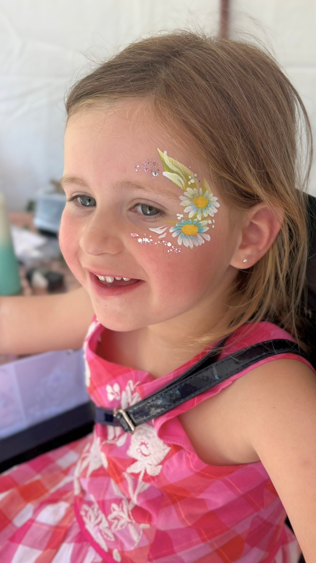 Lauranoe Facepainting, maquillage artistique, maquilleuse, maquillage enfant, maquillage adulte, festival, événements, anniversaires, paillettes, paillettes biodégradables, make up artistique, Alsace, France, Strasbourg, bellypainting, maquillage halloween