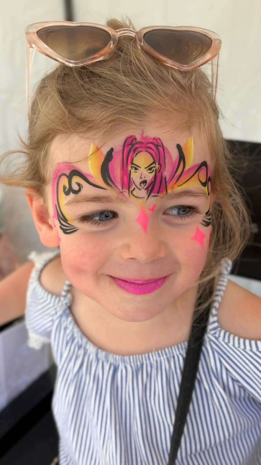 Lauranoe Facepainting, maquillage artistique, maquilleuse, maquillage enfant, maquillage adulte, festival, événements, anniversaires, paillettes, paillettes biodégradables, make up artistique, Alsace, France, Strasbourg, bellypainting, maquillage halloween, maquillage Rumi, Kpop, Kpop Demon Hunter